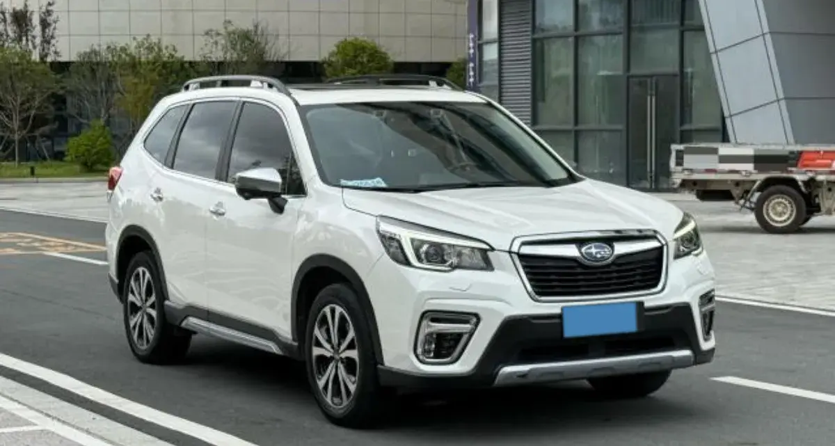 2021 SUBARU FORESTER thumbnail 3