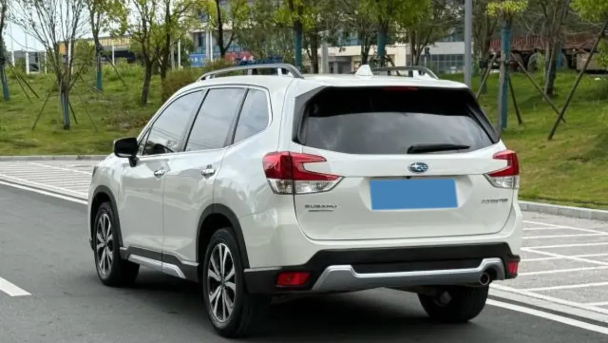 2021 SUBARU FORESTER thumbnail 4