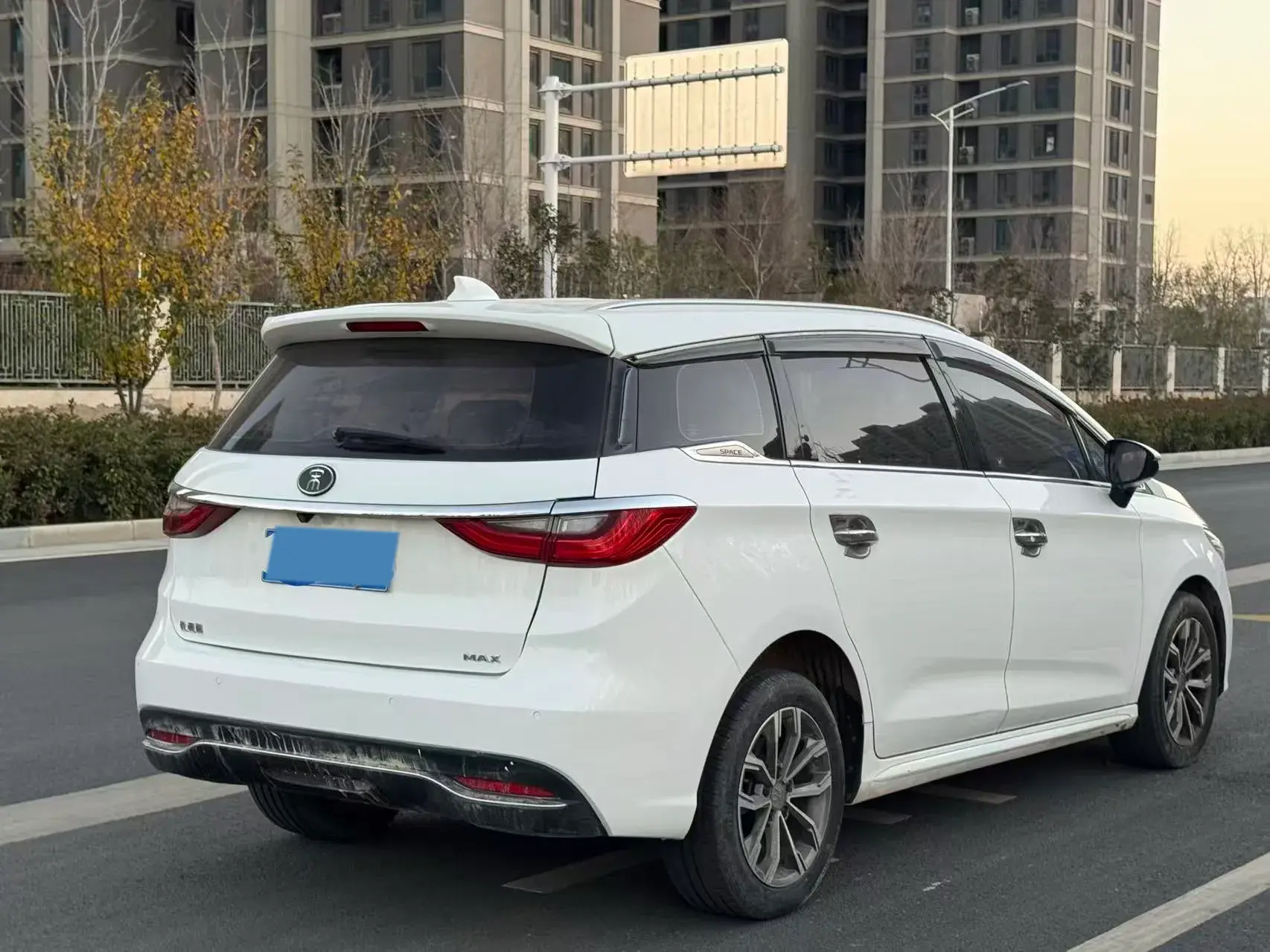 2019 BYD SONG thumbnail 3