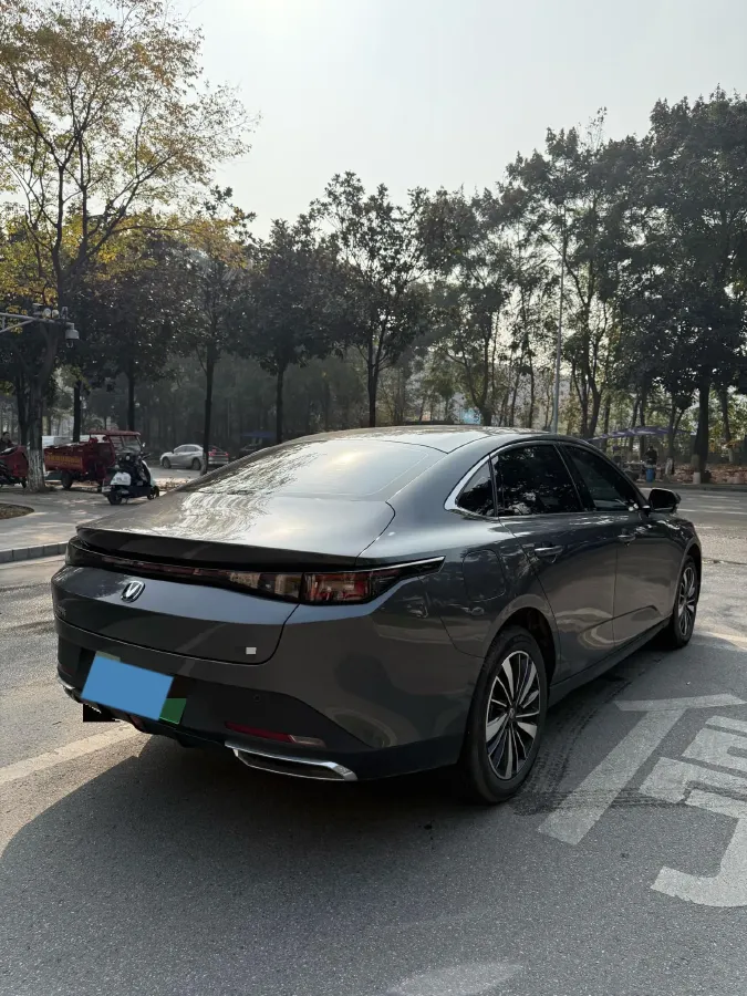 2025 ChangAn EadoPHEV 1.5L 98HP L4 E-CVT PHEV,autocango,china used car exporter,china ev exporter,chinese used car exporter,chinese used ev exporter