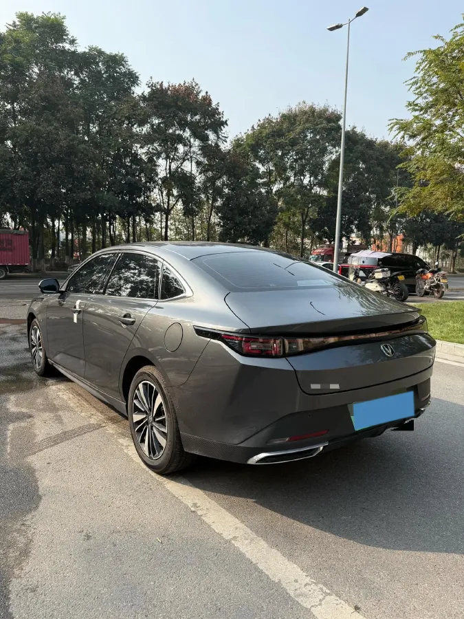 2025 ChangAn EadoPHEV 1.5L 98HP L4 E-CVT PHEV,autocango,china used car exporter,china ev exporter,chinese used car exporter,chinese used ev exporter
