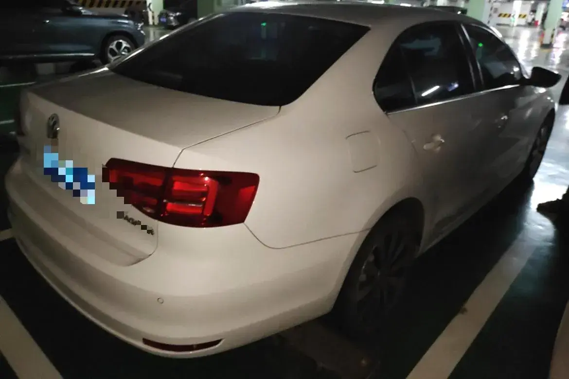 2018 VOLKSWAGEN SAGITAR thumbnail 2