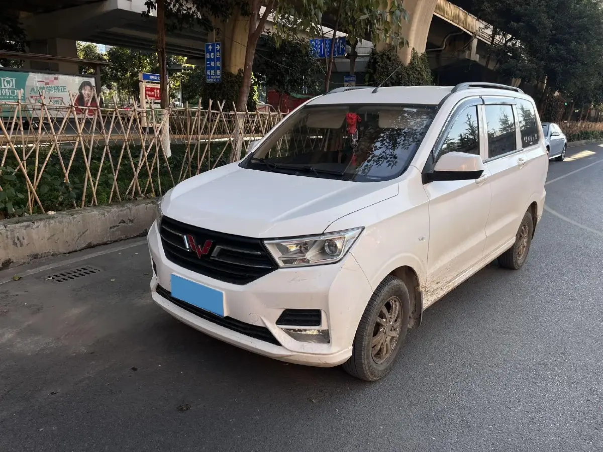 2021 WuLing HongGuang 1.5L 99HP L4 6MT