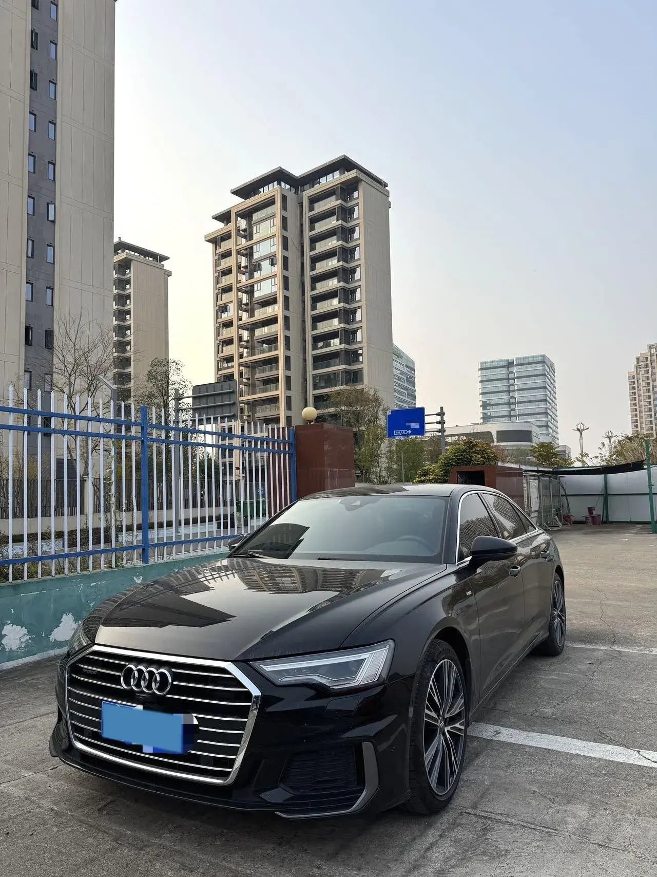 2021 AUDI A6L view 1