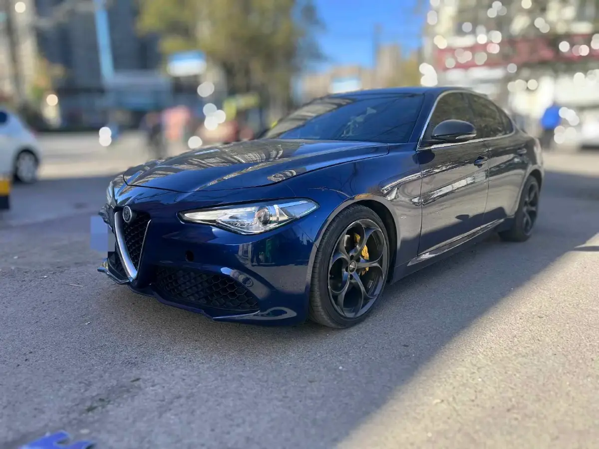 2017 Alfa Romeo Giulia 2.0T 280HP L4 8AT