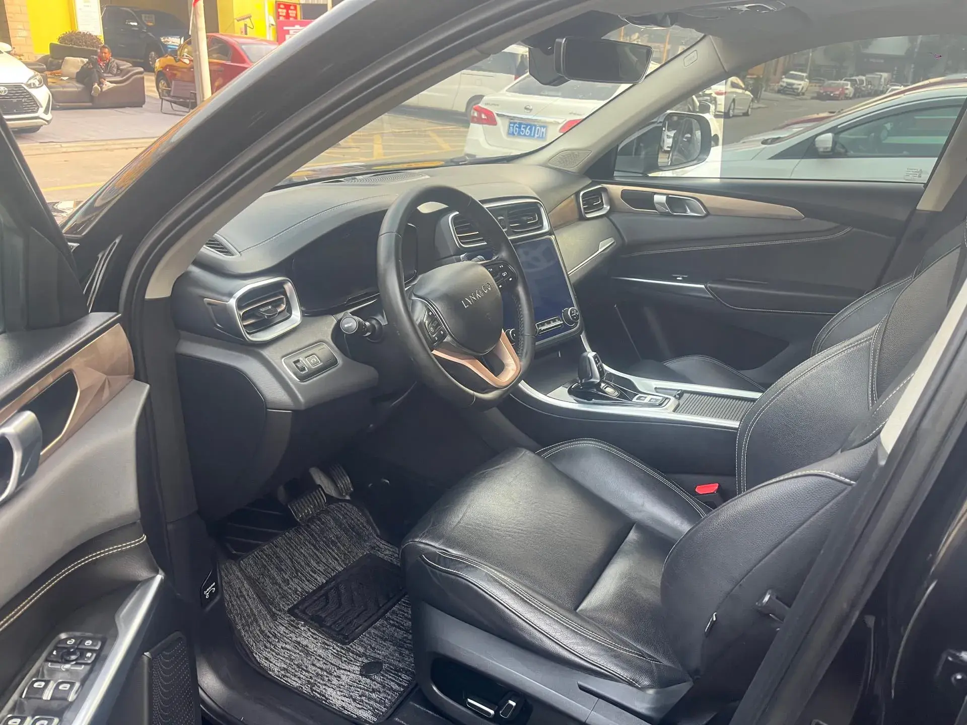 2019 LYNK&CO 01 thumbnail 4