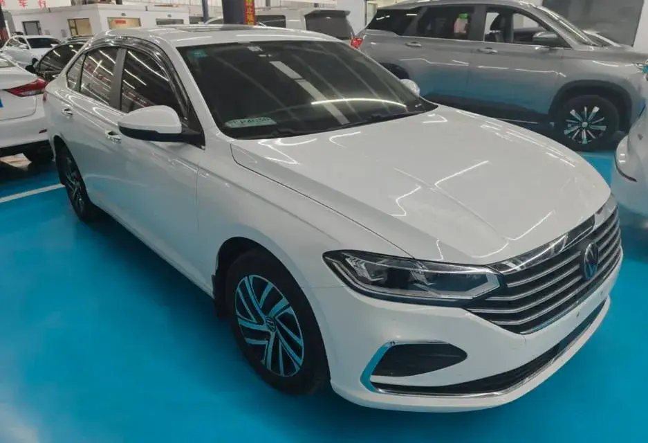 2023 VOLKSWAGEN LAVIDA thumbnail 3