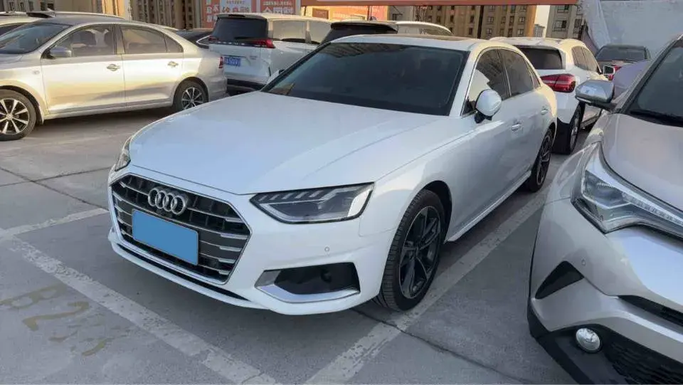 2020 AUDI A4L view 1