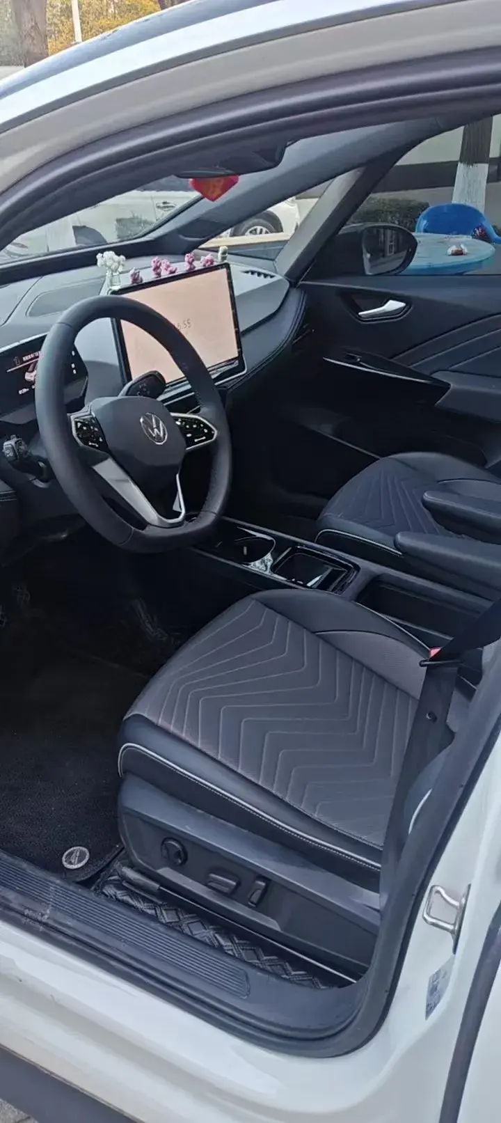 2025 VOLKSWAGEN ID.3 thumbnail 3