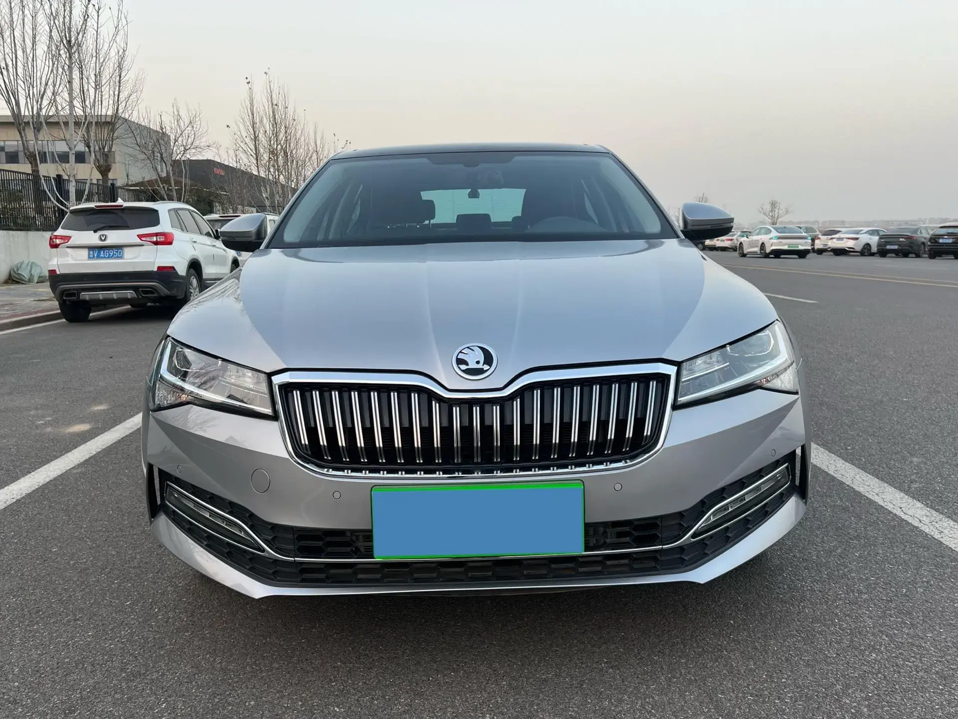 2023 SKODA SUPERB thumbnail 2