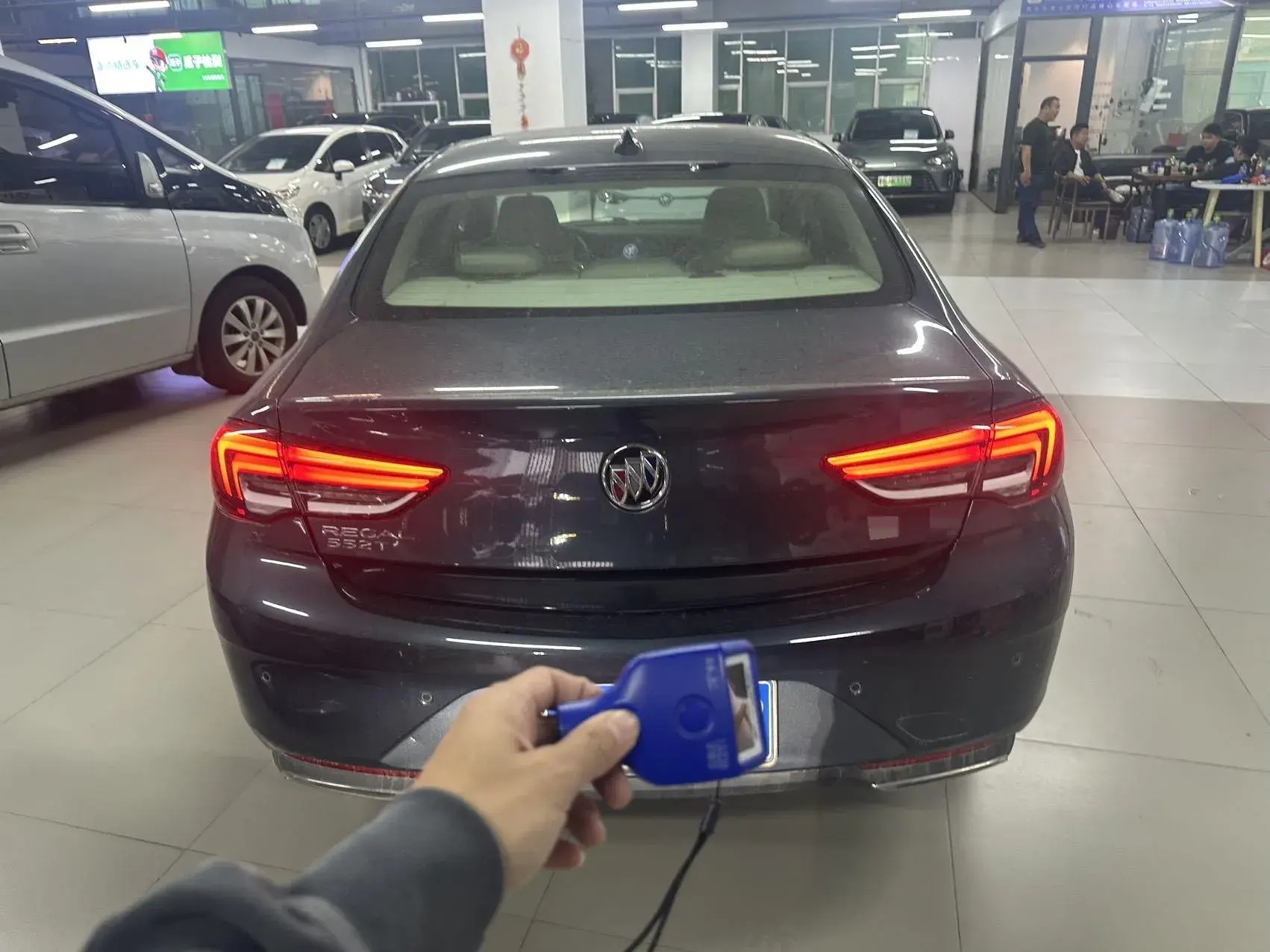 2021 BUICK REGAL thumbnail 3