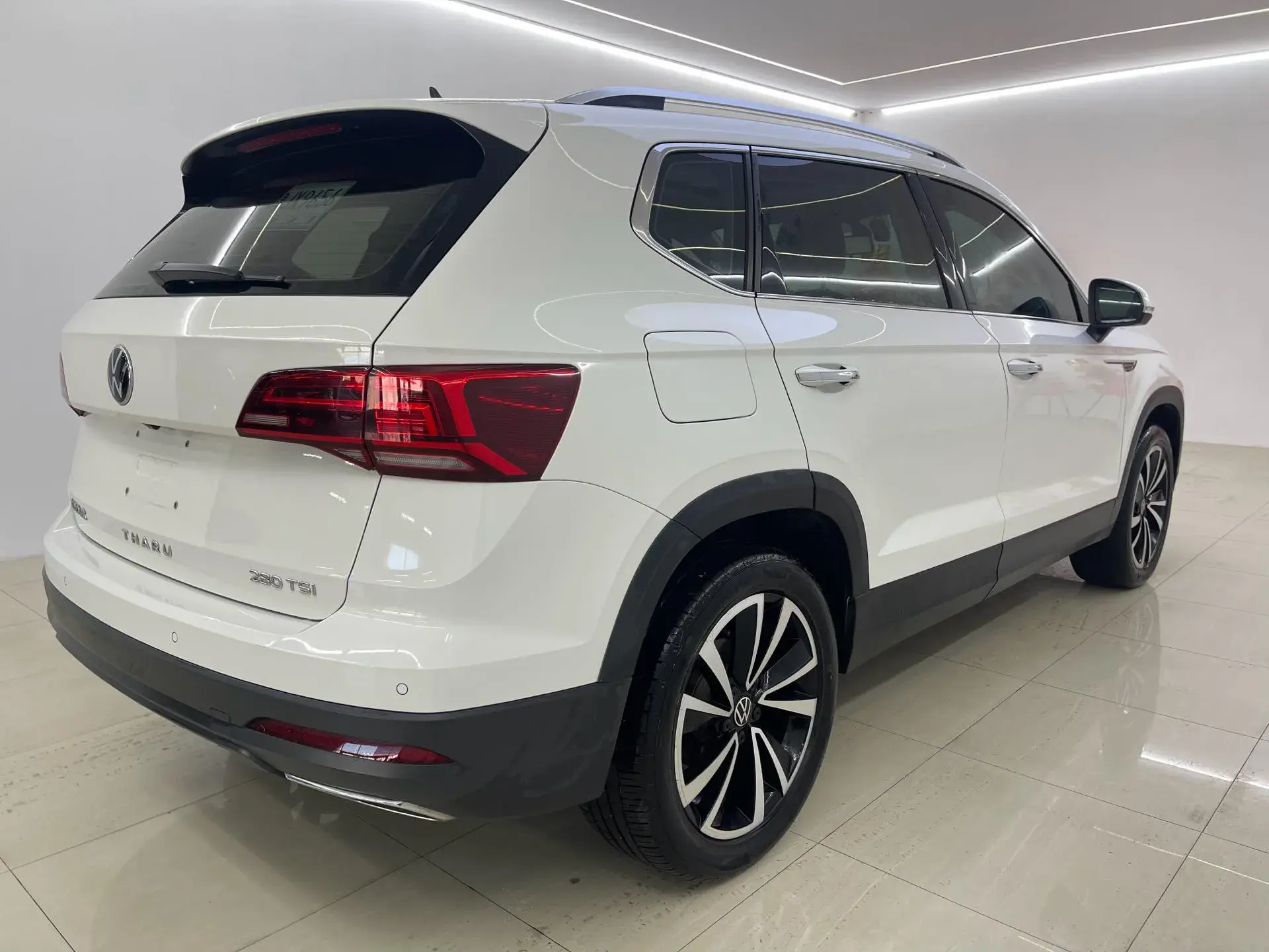 2022 VOLKSWAGEN THARU thumbnail 4