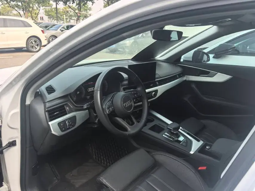 2023 AUDI A4L thumbnail 4