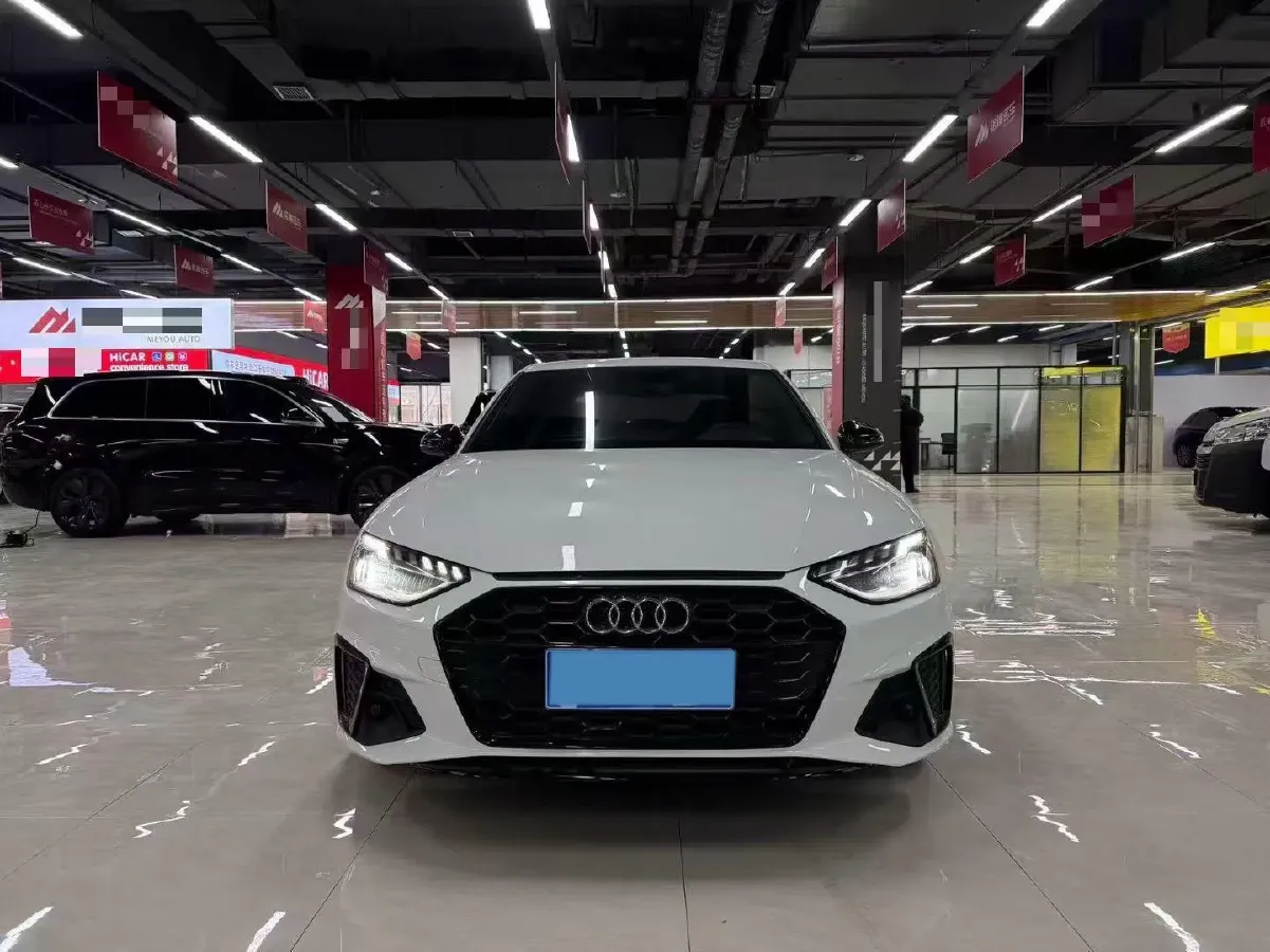2024 Audi A4L 2.0T 190HP L4 7DCT,autocango,china used car exporter,china ev exporter,chinese used car exporter,chinese used ev exporter