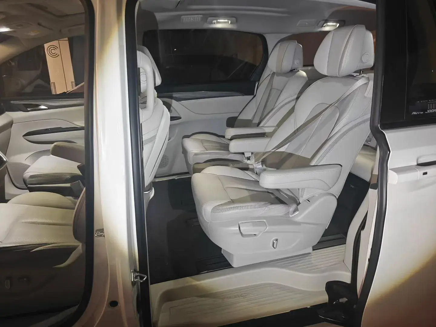 2023 BUICK GL8 thumbnail 3