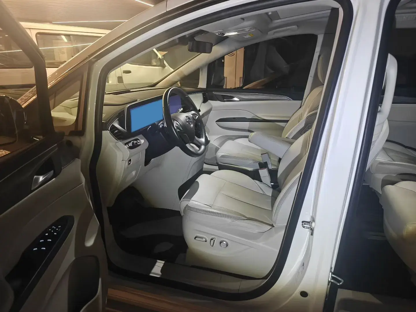 2023 BUICK GL8 thumbnail 2