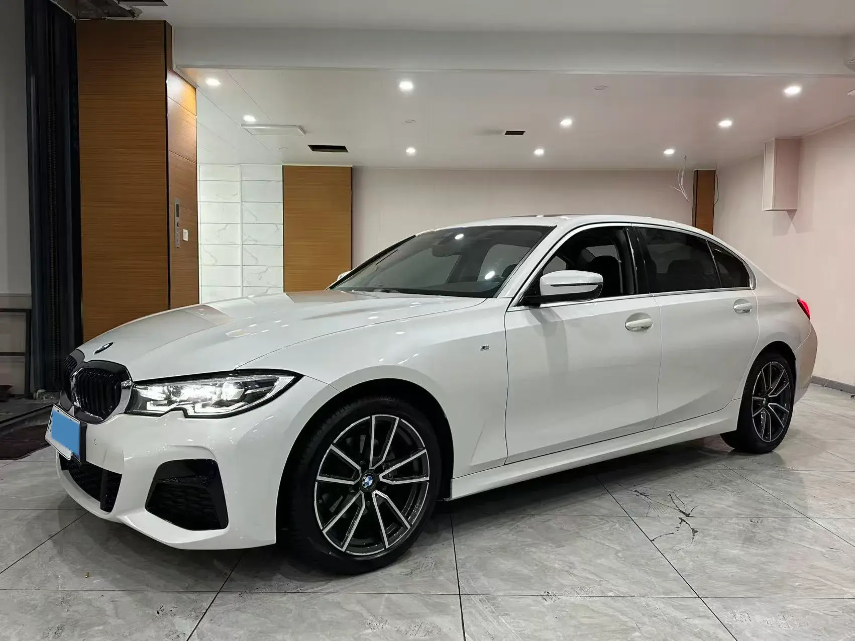 2021 BMW 3 view 1