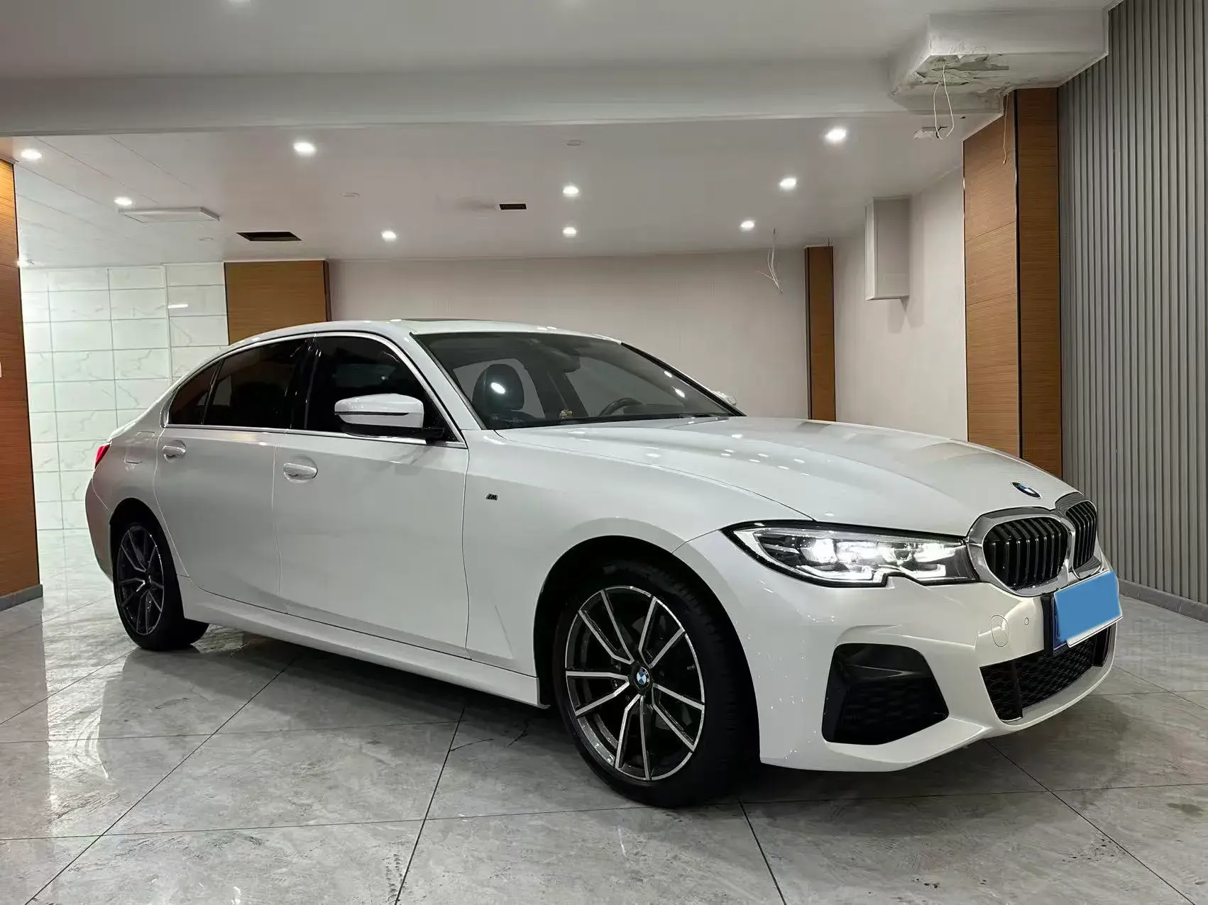 2021 BMW 3 thumbnail 2