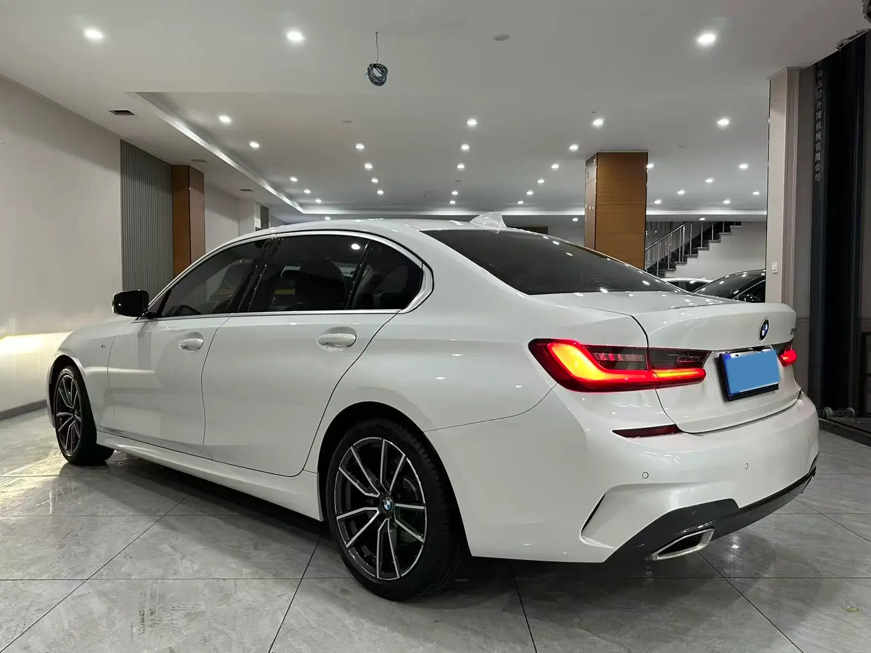 2021 BMW 3 thumbnail 4