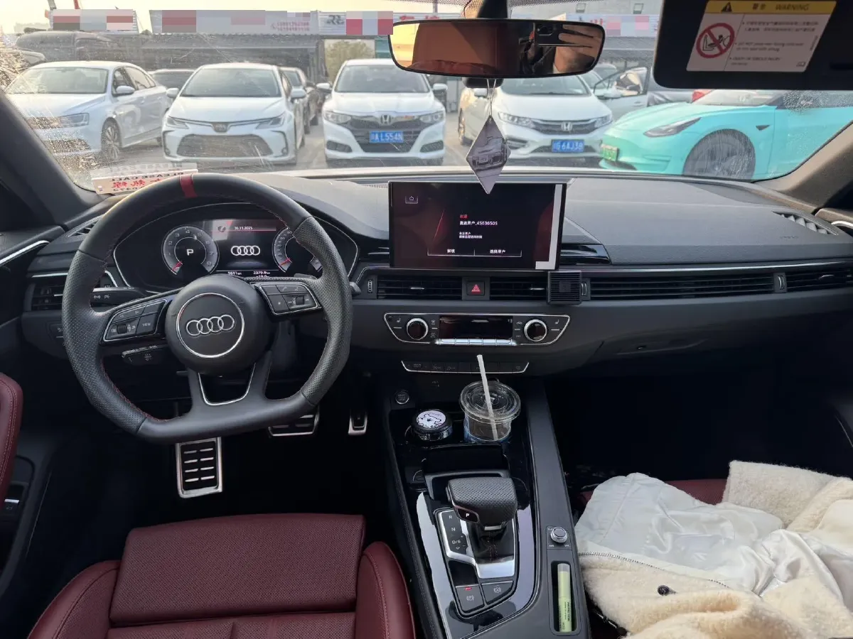 2025 Audi A4L 2.0T 190HP L4 7DCT,autocango,china used car exporter,china ev exporter,chinese used car exporter,chinese used ev exporter