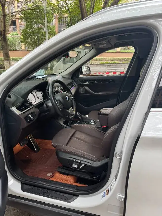 2021 BMW X1 thumbnail 2