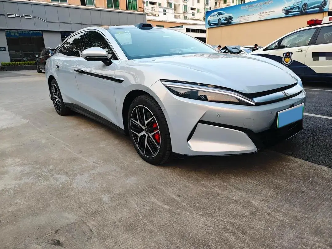 2025 BYD HANL thumbnail 4