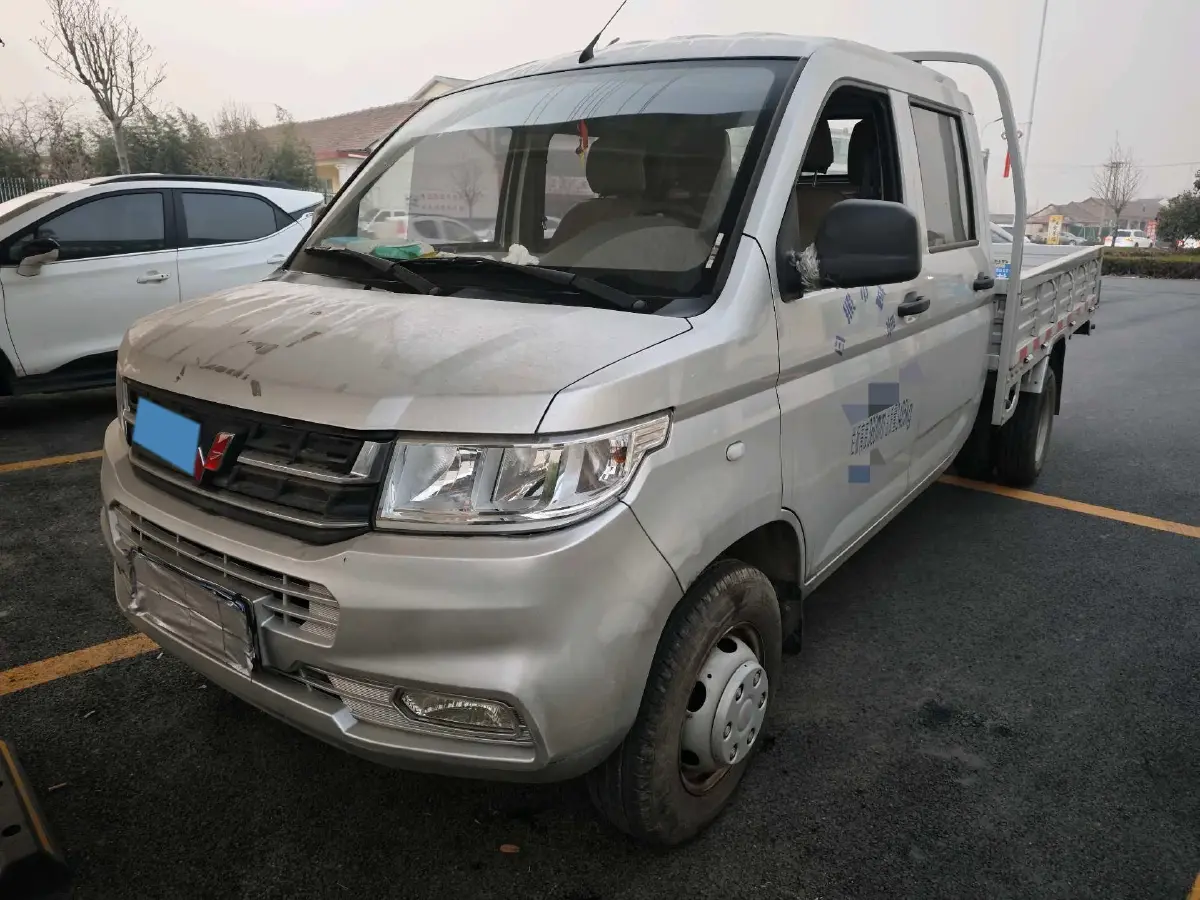 2022 WuLing RongGuang New Truck 1.8L 125HP L4 5MT