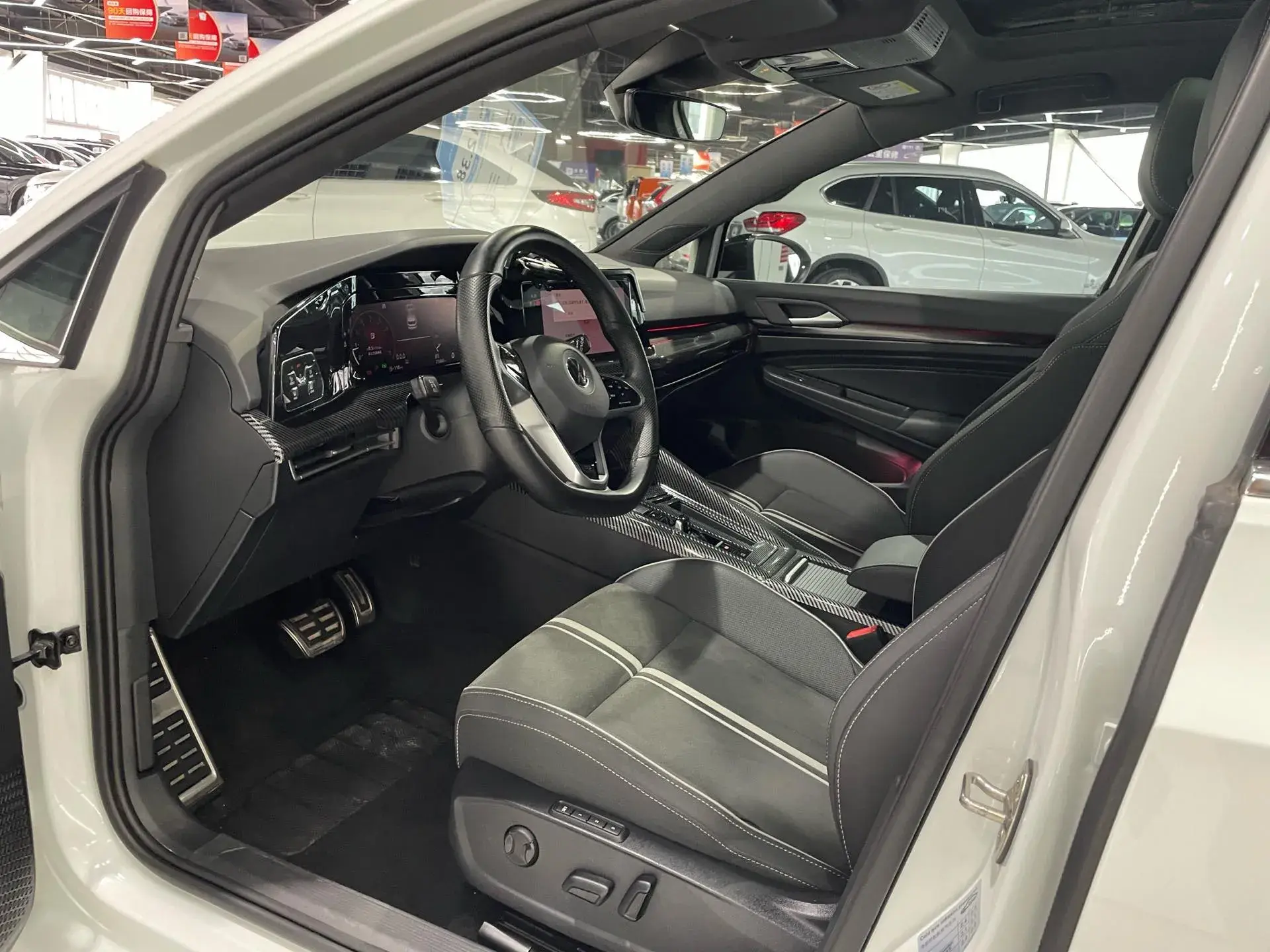 2021 VOLKSWAGEN GOLF thumbnail 4