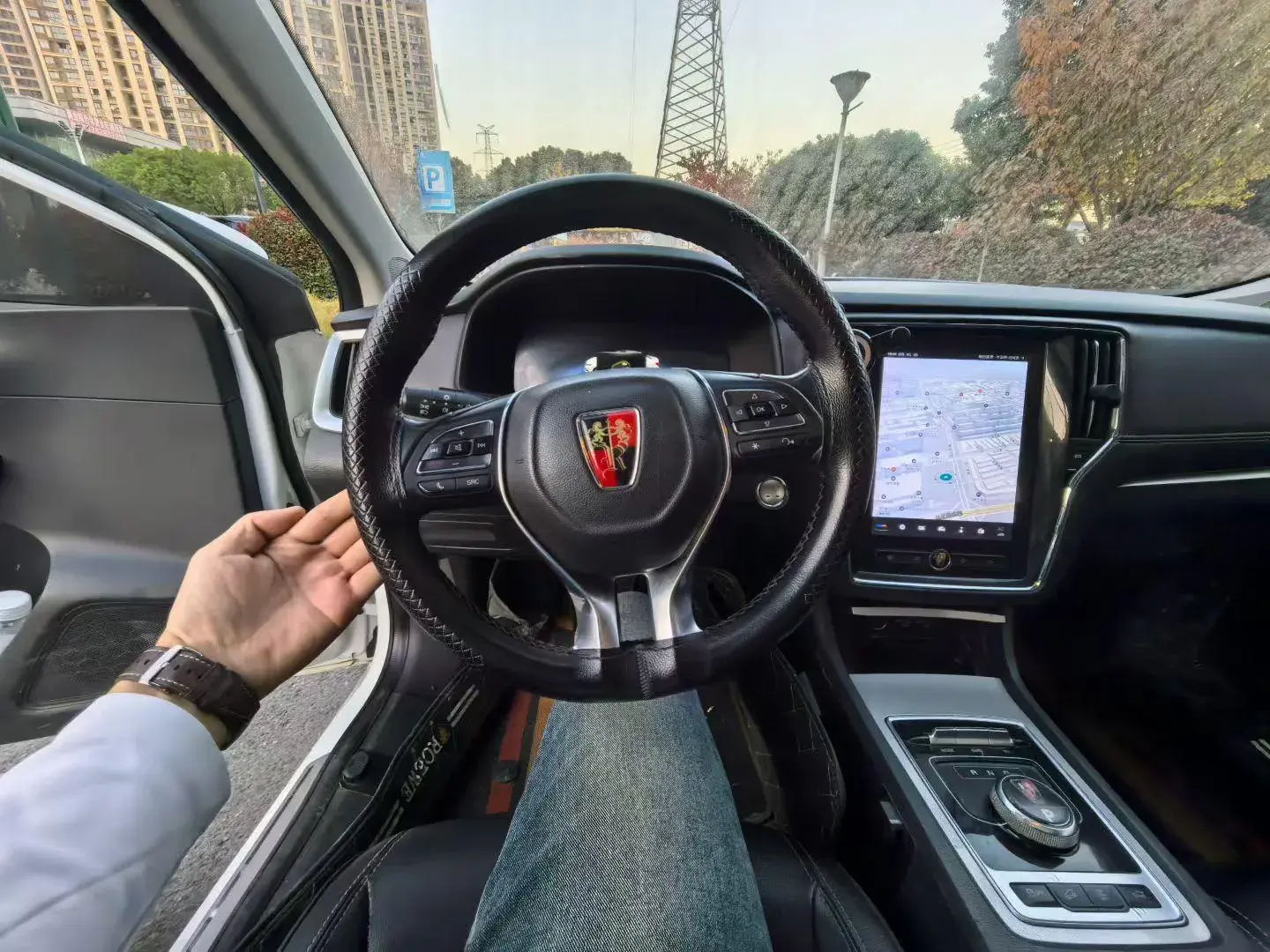 2019 ROEWE I6 thumbnail 3