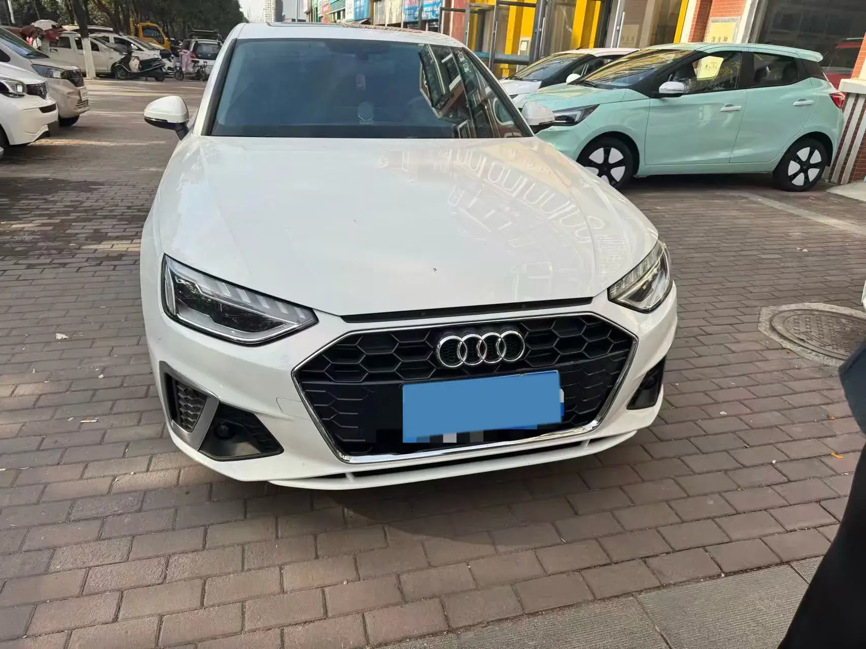 2022 AUDI A4L thumbnail 2