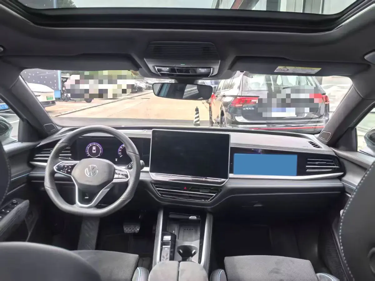 2025 VOLKSWAGEN PASSAT thumbnail 3