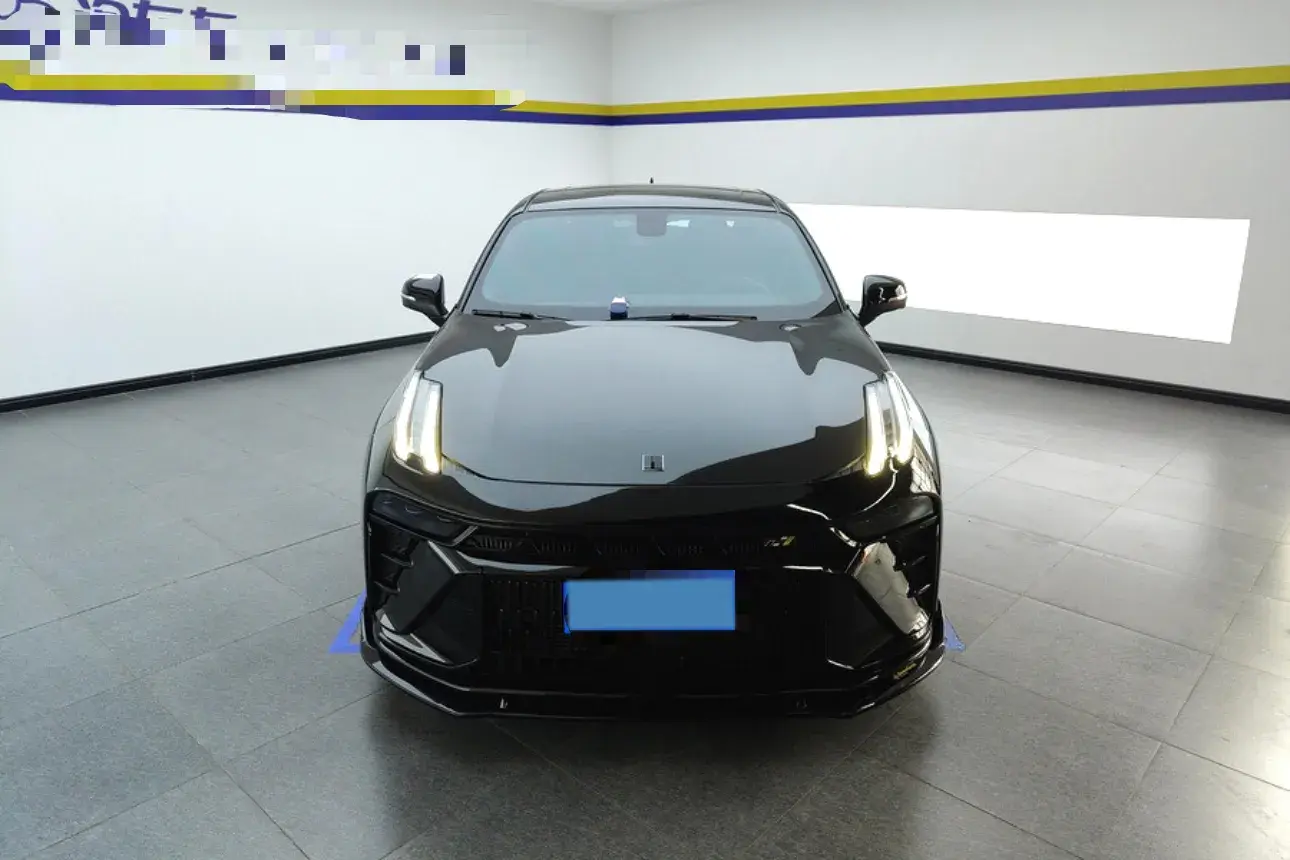 2023 LYNK&CO 03 thumbnail 3