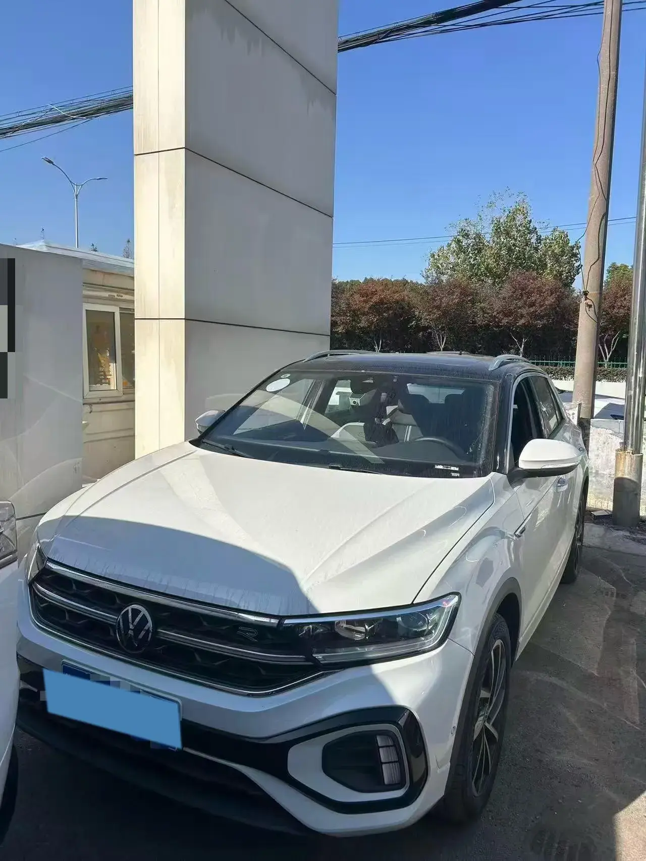 2024 VOLKSWAGEN T-ROC view 1
