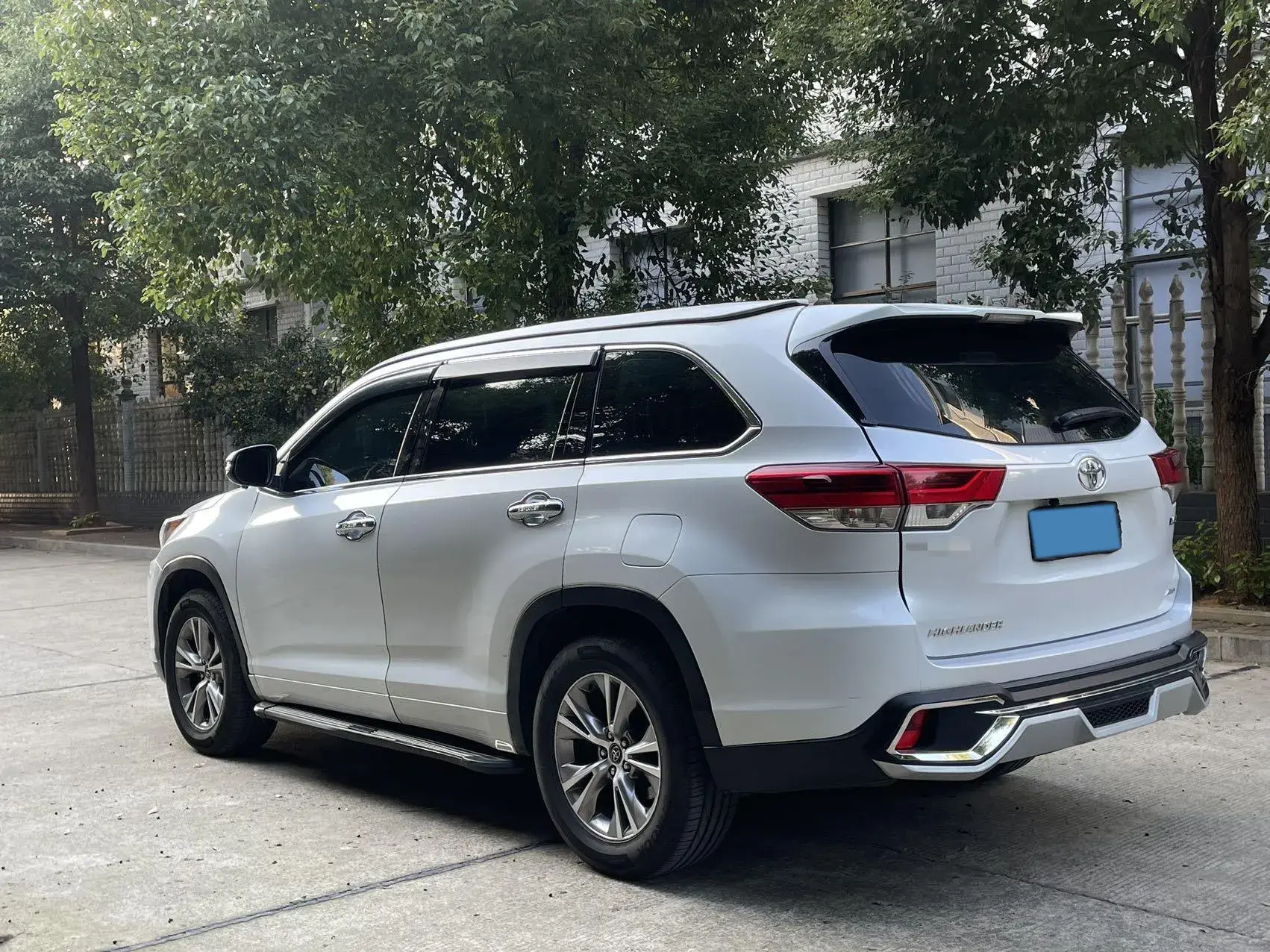 2021 TOYOTA HIGHLANDER thumbnail 4