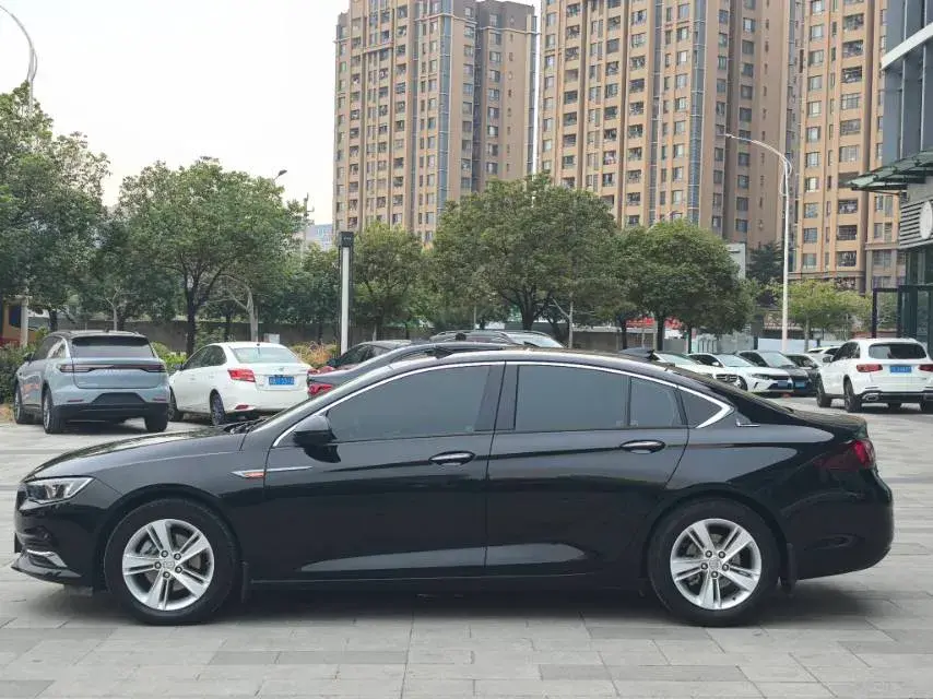 2019 BUICK REGAL thumbnail 3