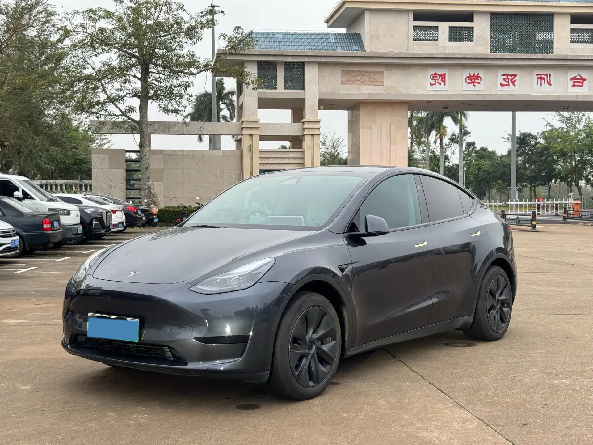 2023 TESLA MODEL view 1