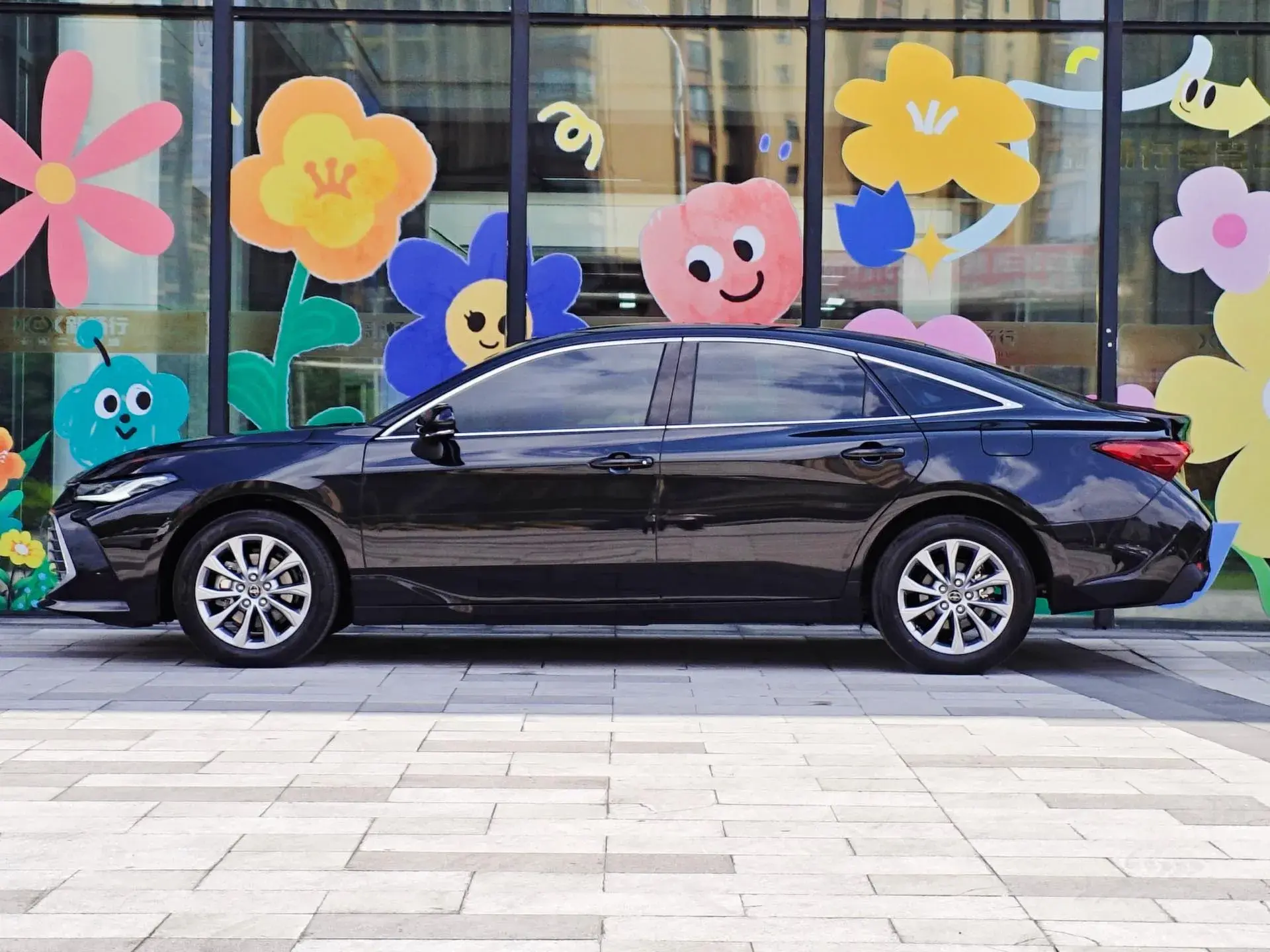 2024 TOYOTA AVALON thumbnail 3