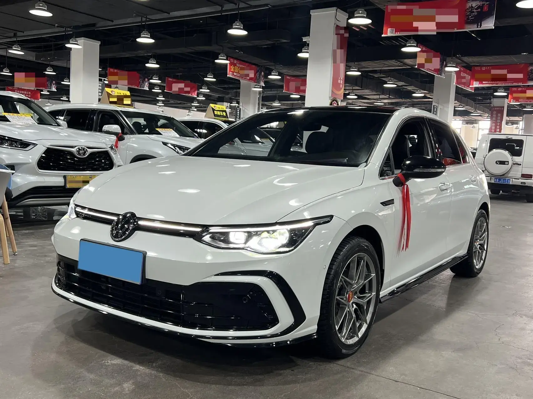 2023 VOLKSWAGEN GOLF view 1