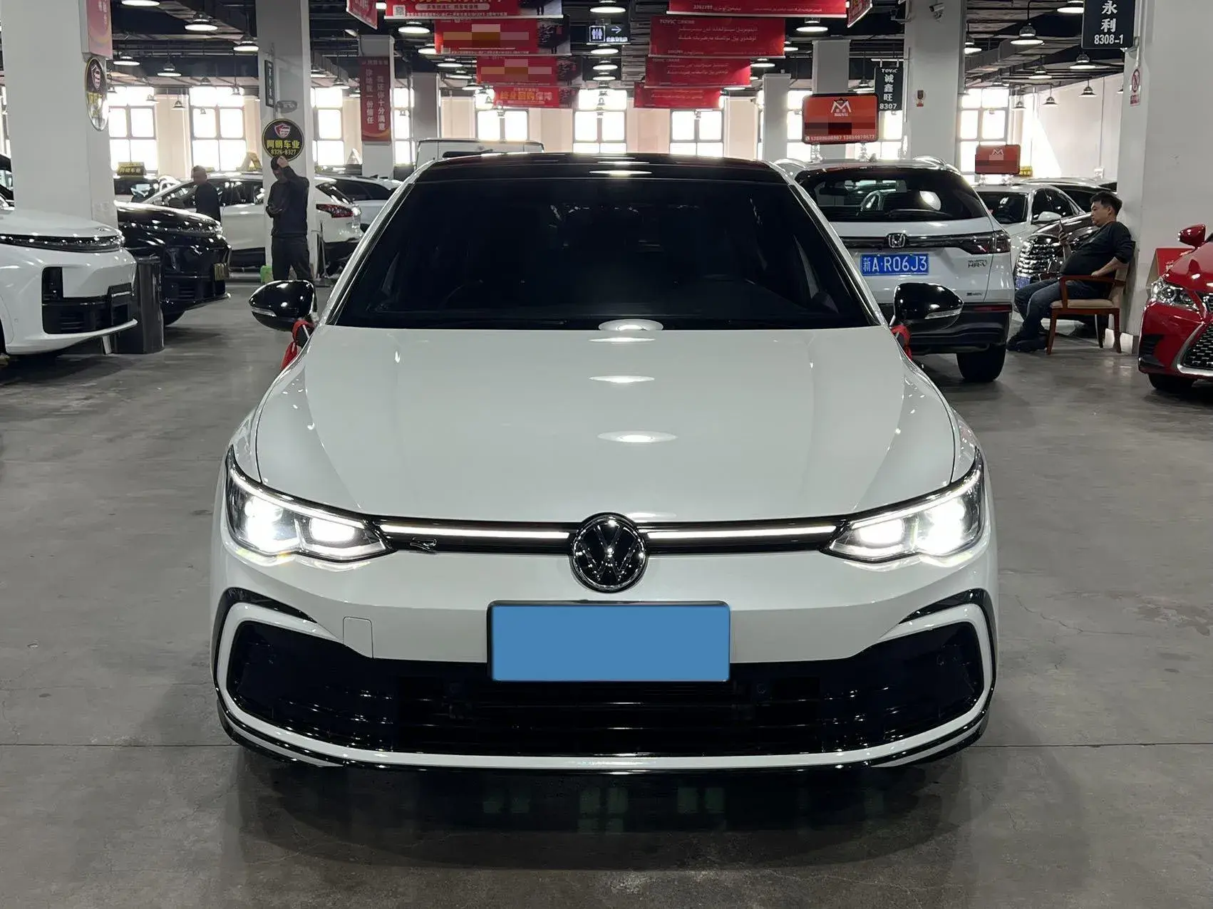 2023 VOLKSWAGEN GOLF thumbnail 3