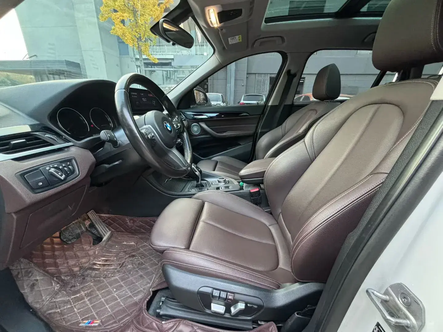 2022 BMW X1 thumbnail 3