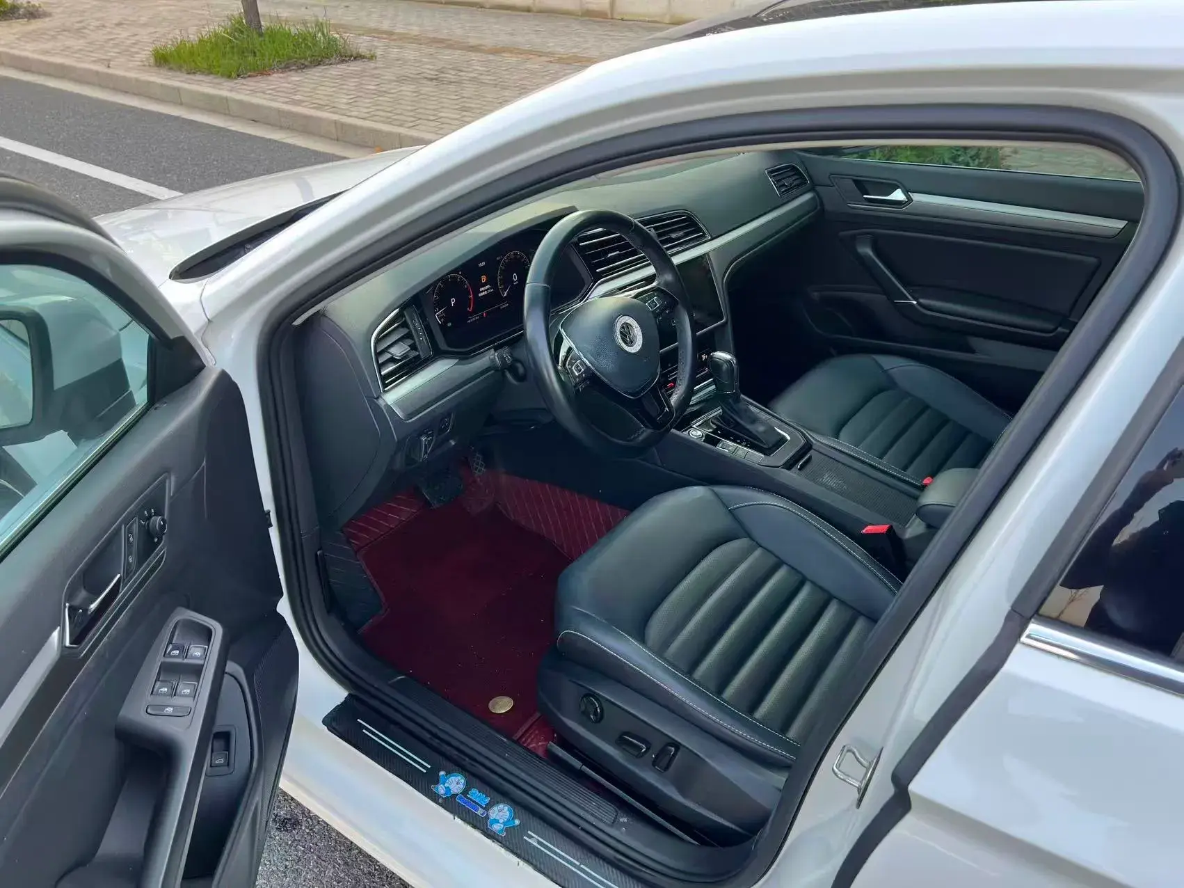 2021 VOLKSWAGEN LAMANDO thumbnail 4