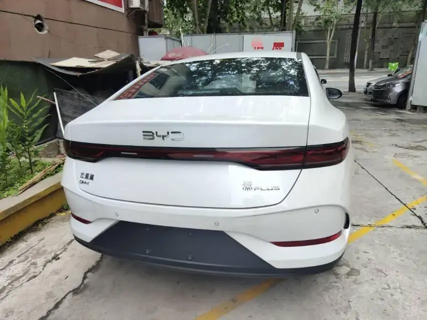 2025 BYD QIN thumbnail 4