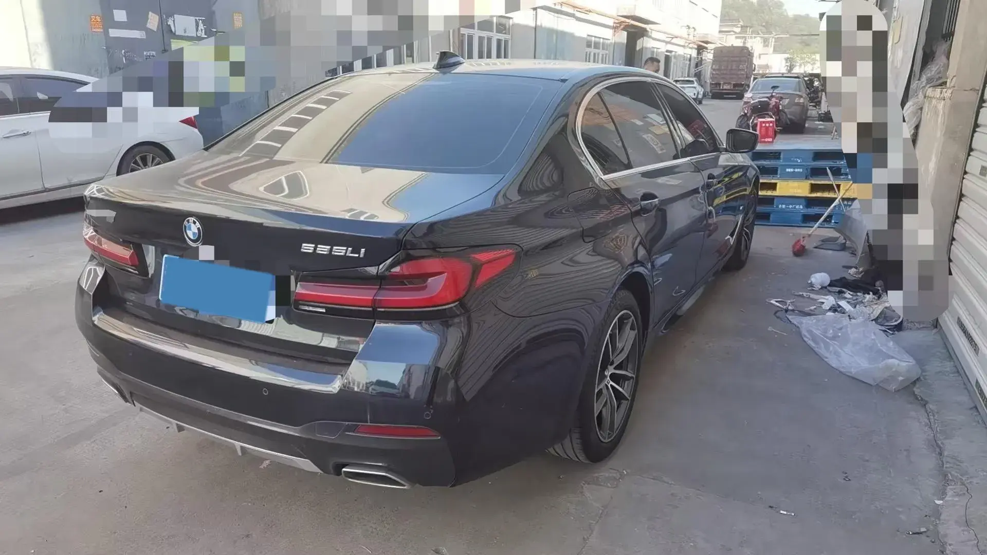 2021 BMW 5 thumbnail 2