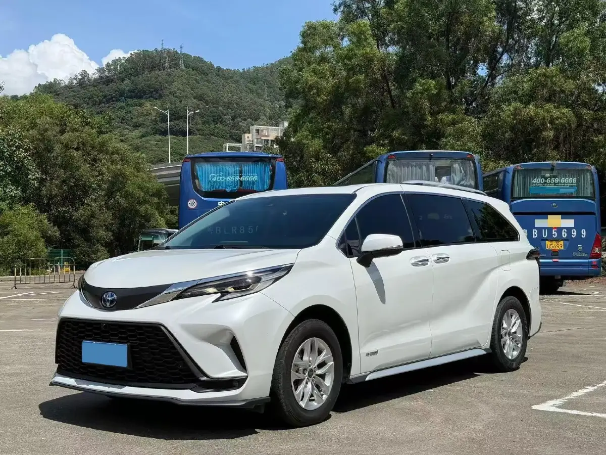 2023 Toyota Granvia 2.5L 189HP L4 E-CVT Hybrid