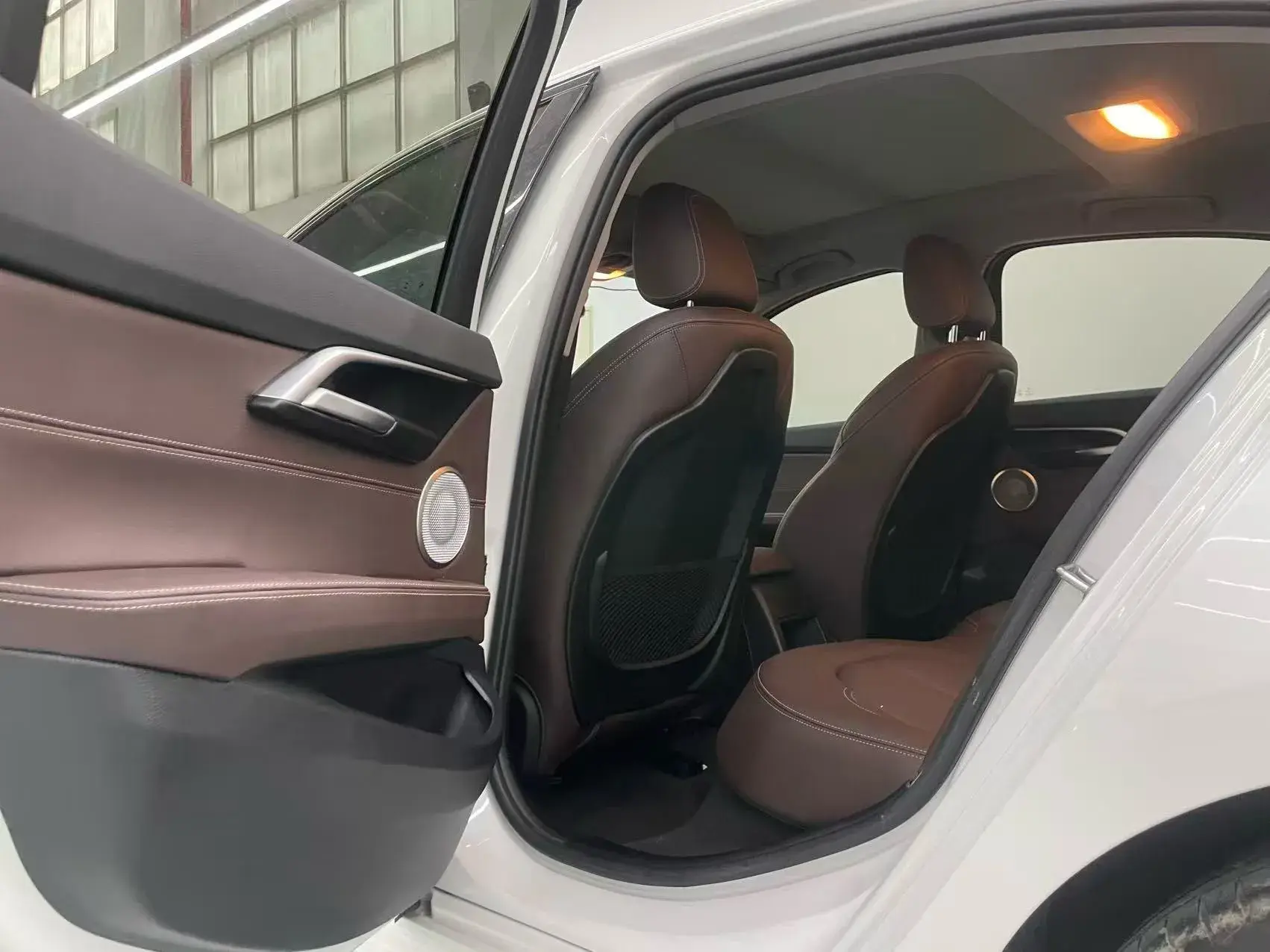 2021 BMW 1 thumbnail 4