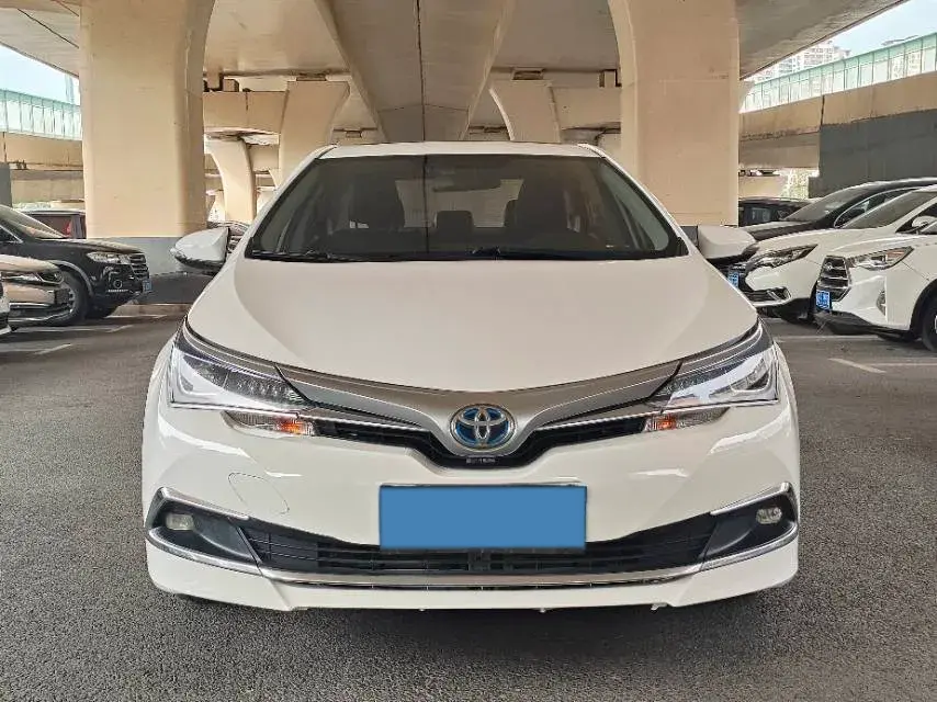 2018 TOYOTA COROLLA thumbnail 2