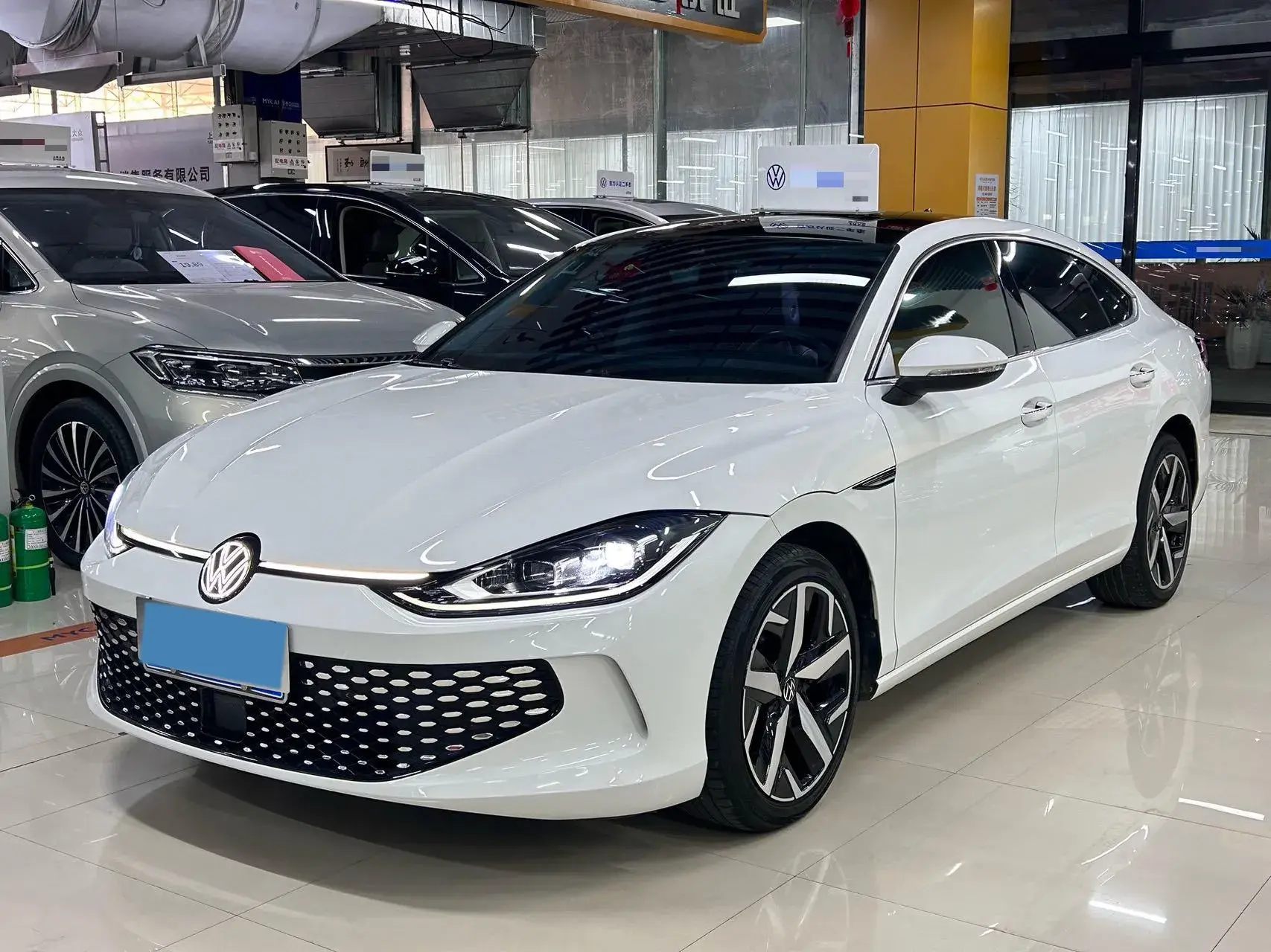 2022 VOLKSWAGEN LAMANDO view 1