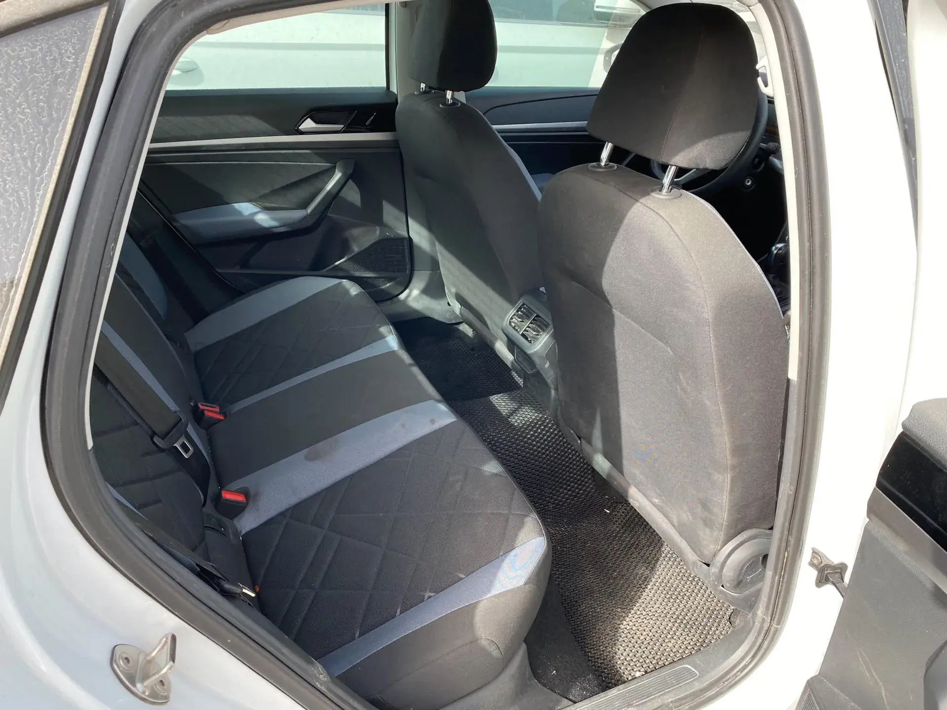 2023 VOLKSWAGEN LAVIDA thumbnail 3