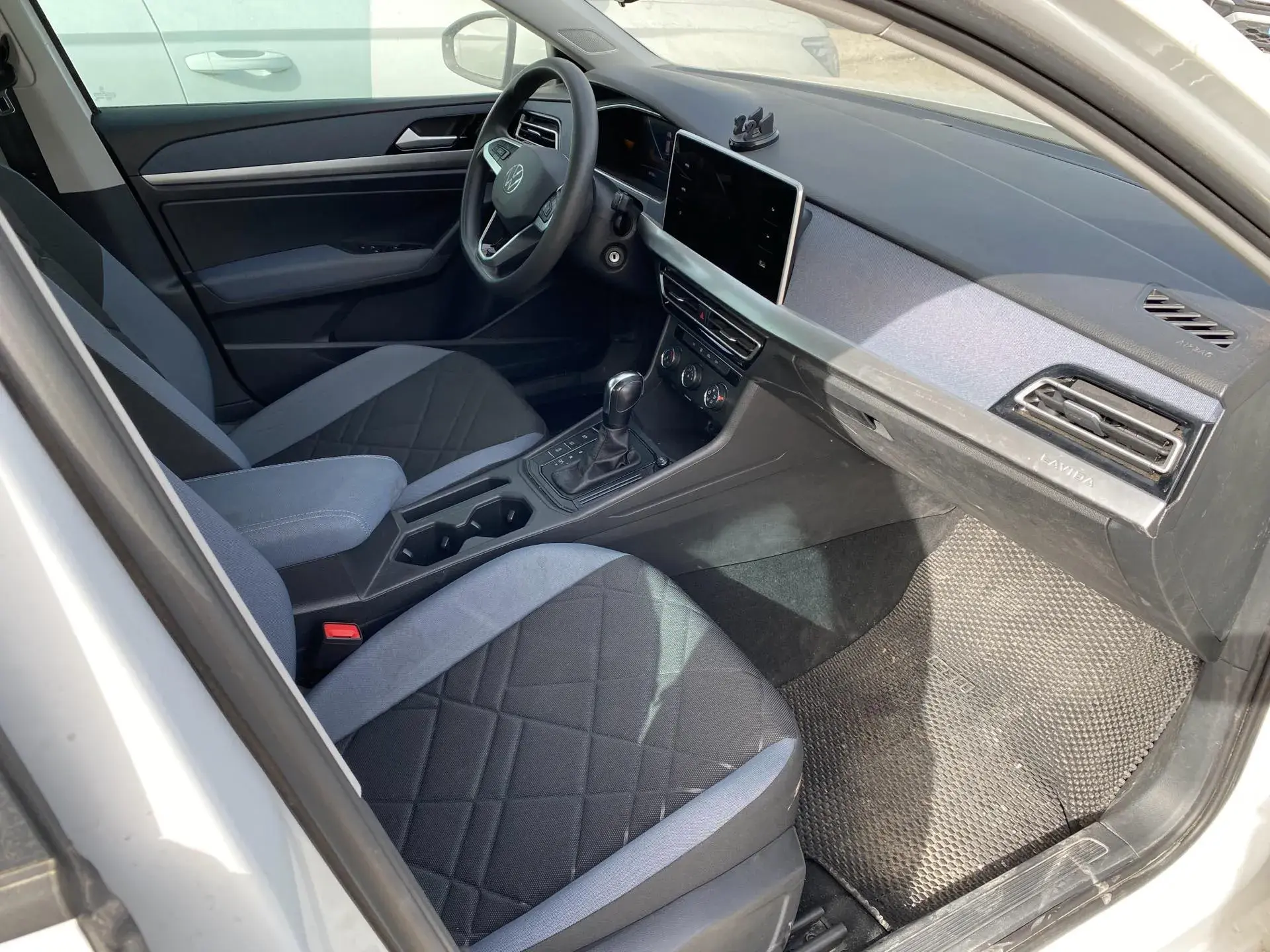 2023 VOLKSWAGEN LAVIDA thumbnail 2