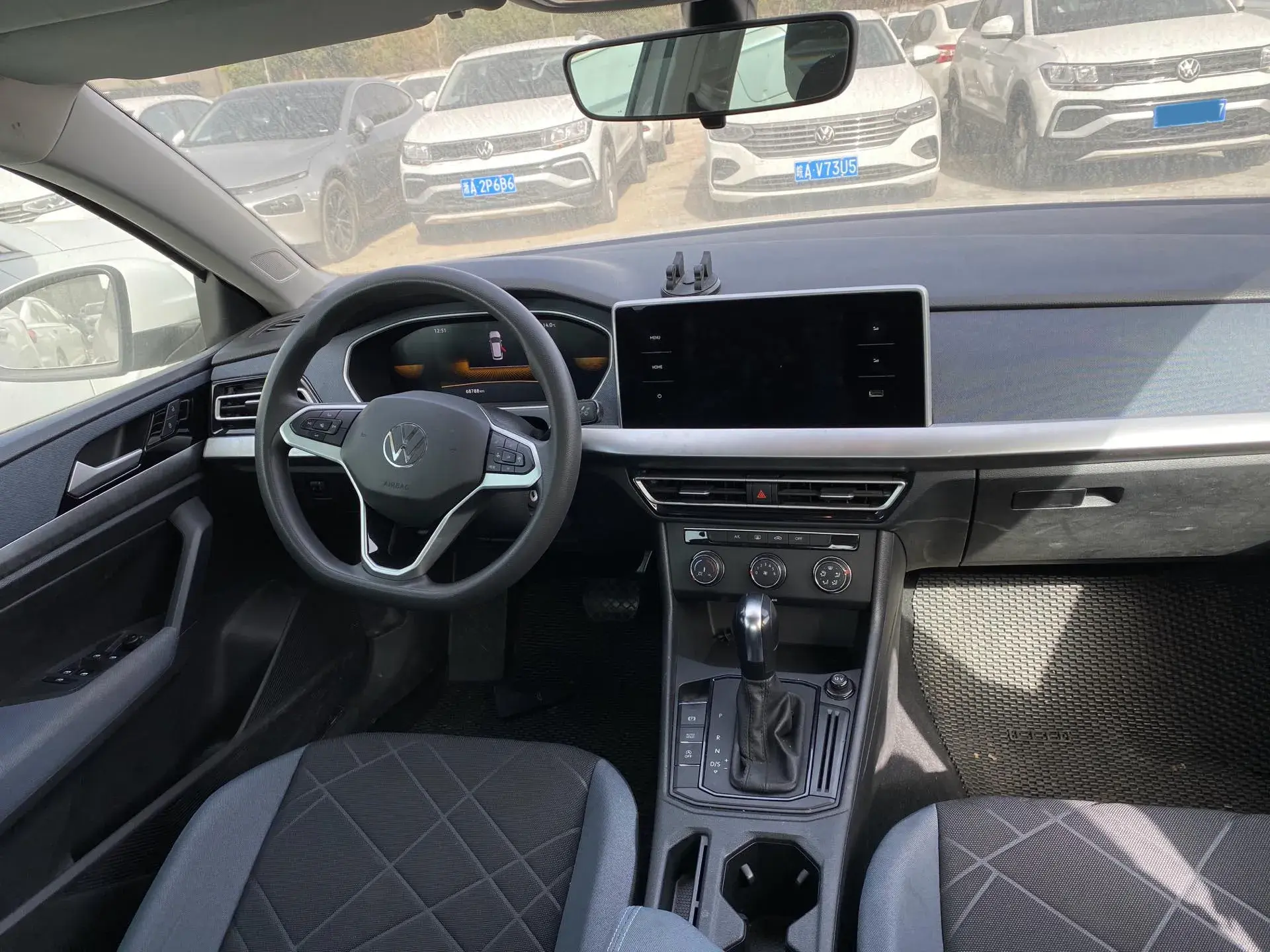 2023 VOLKSWAGEN LAVIDA thumbnail 4